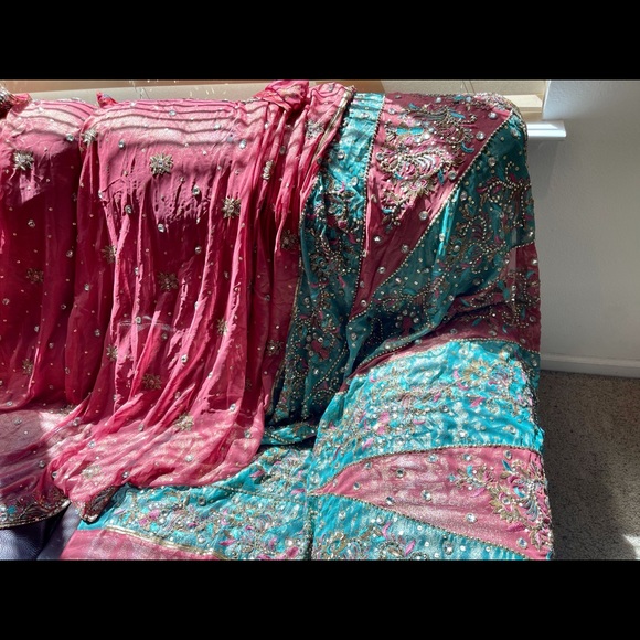 Bridal sequined shimmer georgette embroidered lehenga saree - Picture 5 of 6